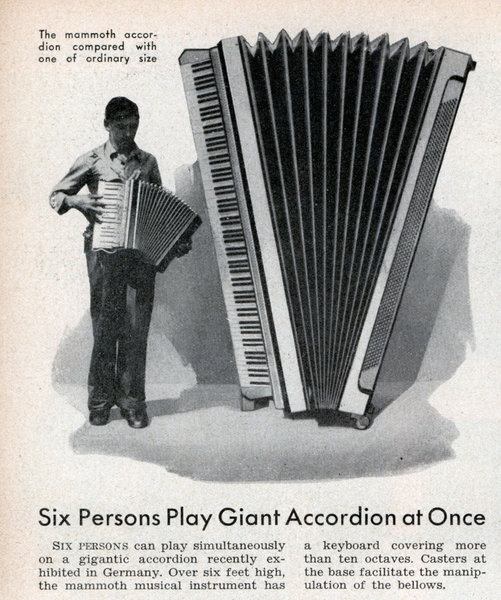 lrg_giant_accordian.jpg