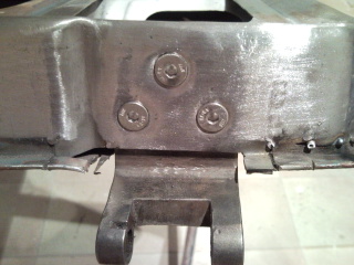 bottom hinge