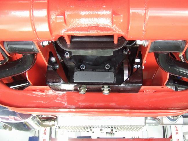 reinforced gearbox mount as this is <br />running a 2.4 motor.