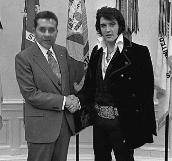 Elvis_with_joe.jpg